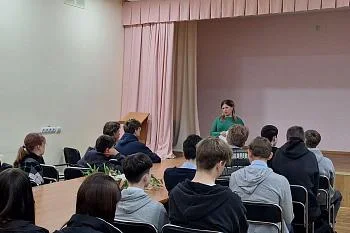 Проведение в психиатрической больнице у учеников лекции профориентации.